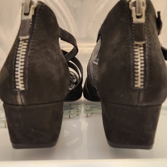 Eileen Fisher Black Leather "Kyra" Block Heeled Sandals. NIB. Size: various - Picture 6 of 15